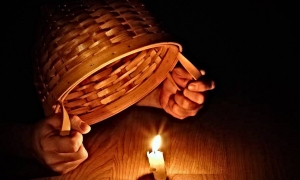 Chồng tu theo thiền Sant Mat, tôi là Phật tử phải làm sao?