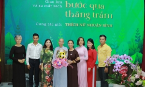 Ra mắt sách “Bước qua thăng trầm” của sư cô Nhuận Bình